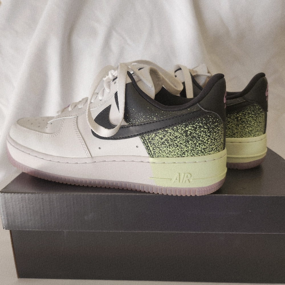 Nike Women's Air Force 1 '07 Shoes - White, Black, Green